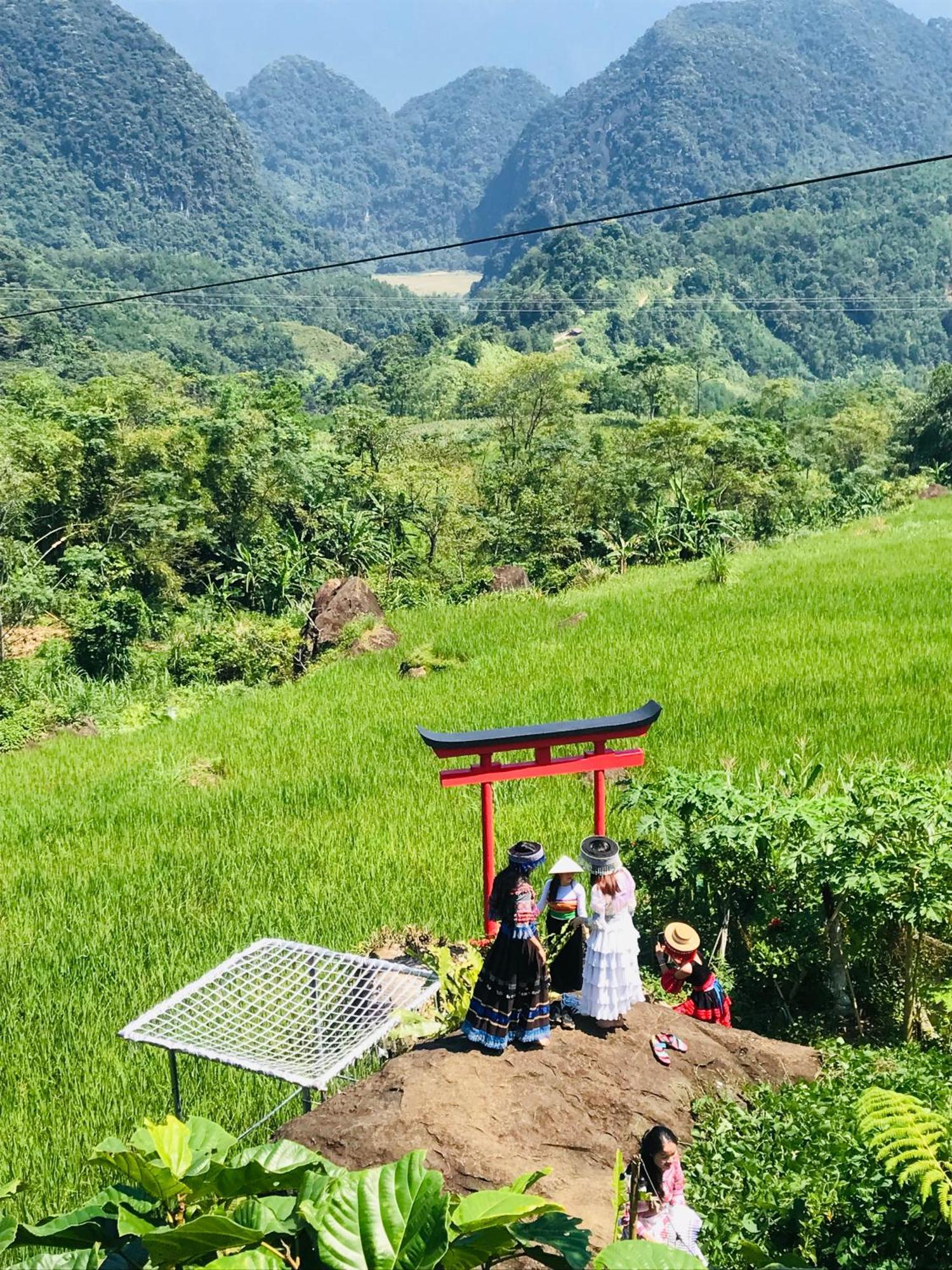 Oh Pu Luong Homestay Huong Ba Thuoc Extérieur photo
